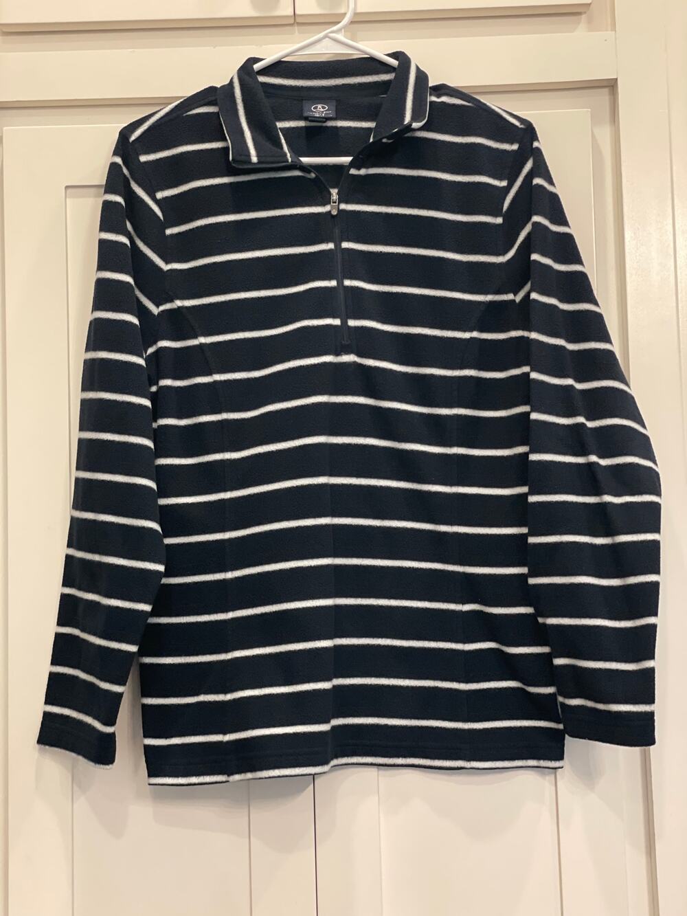 Land's End Navy/White 1/4 zip fleece pullover M/T 10-12